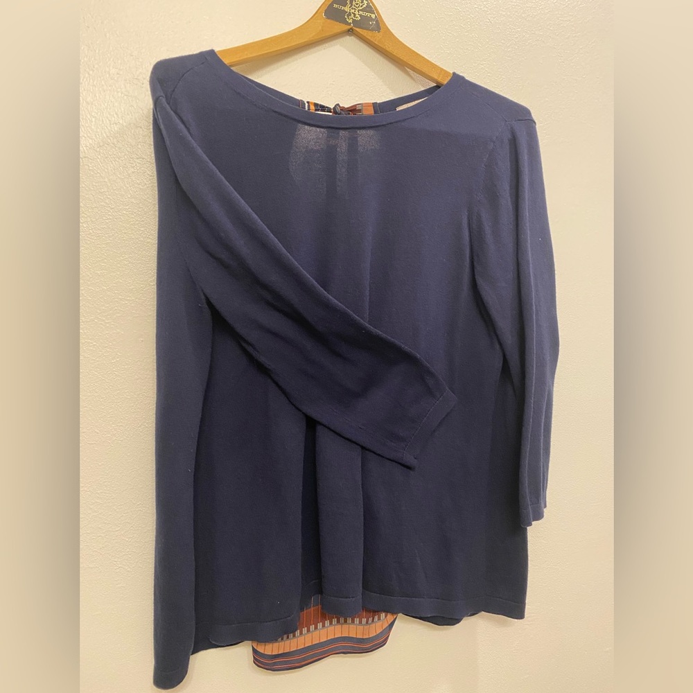 Loft Outlet navy/multicolored light sweater , size large